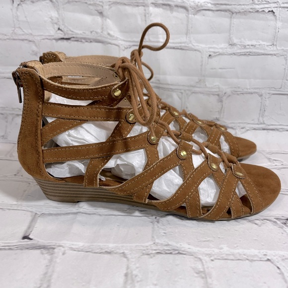 EXPRESS Women's Tan Lace Up Gladiator Sandals Faux Suede-7 - Picture 2 of 6